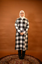 baraqah female winter black and white checked winter pheran 