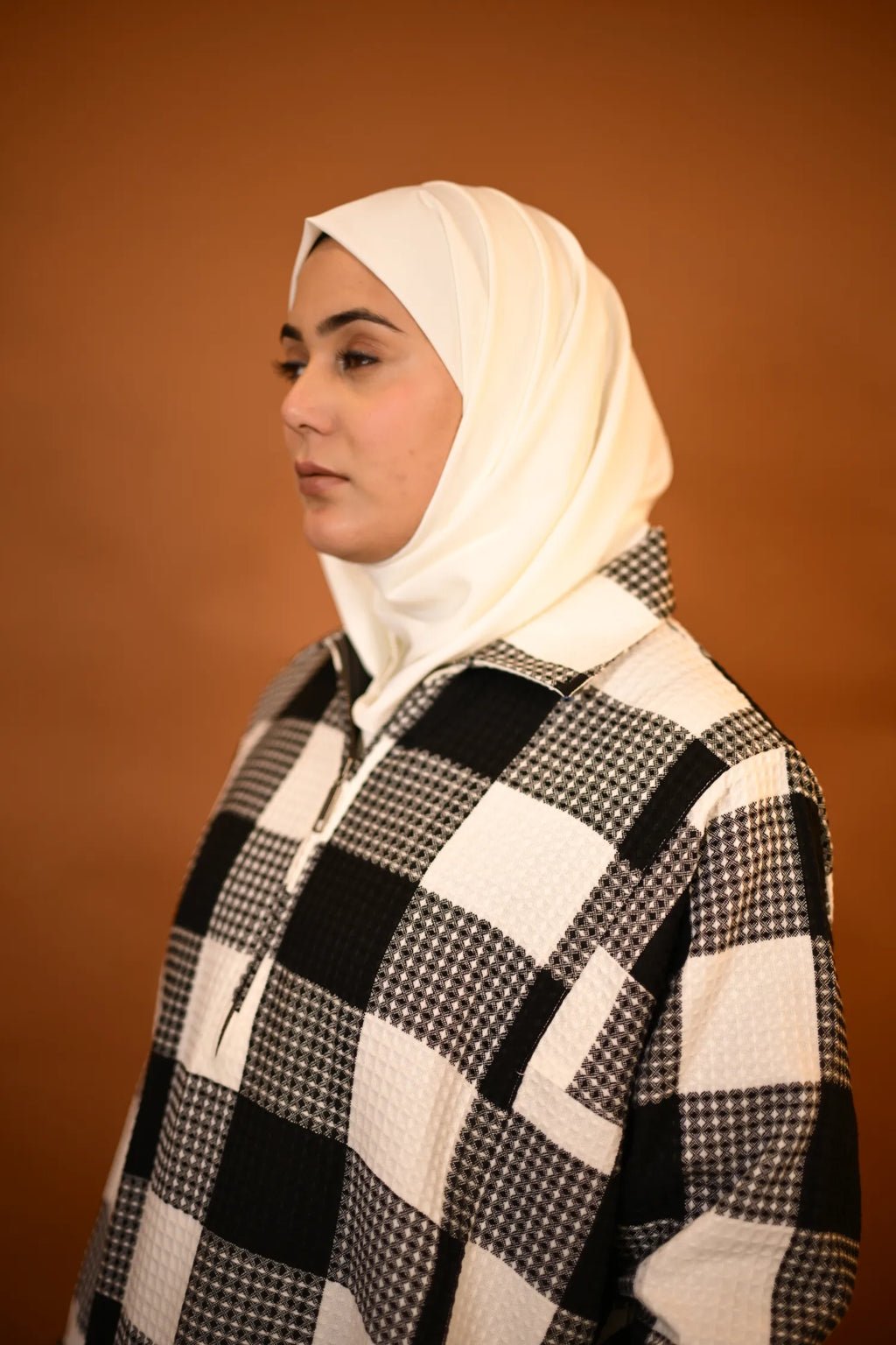 baraqah female winter black and white checked winter pheran 