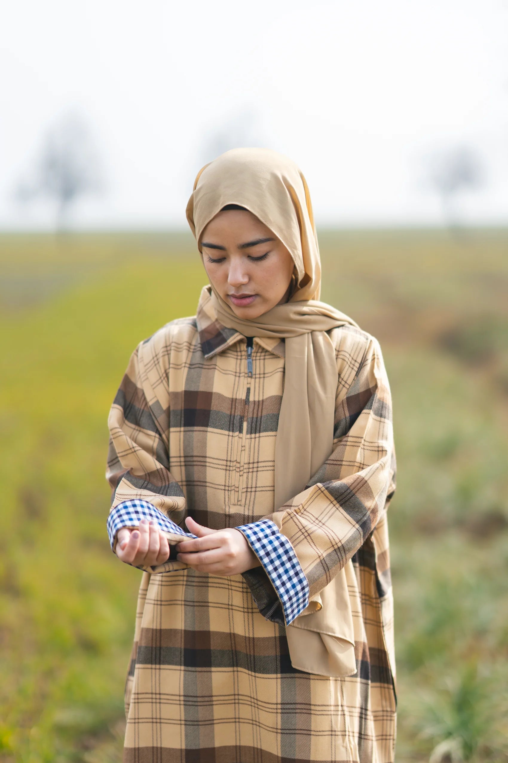 Soft Camel Checked kashmiri Traditional female winter  Pheran
