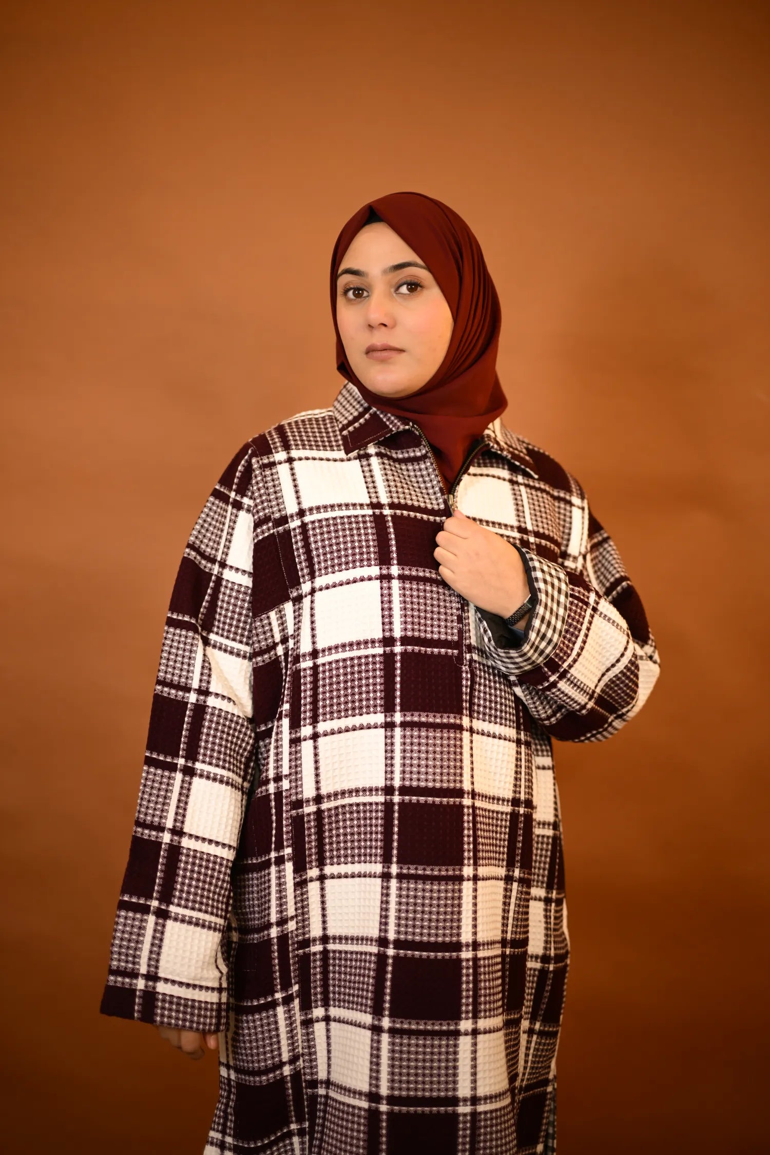 baraqah female winter red and white checked winter pheran 