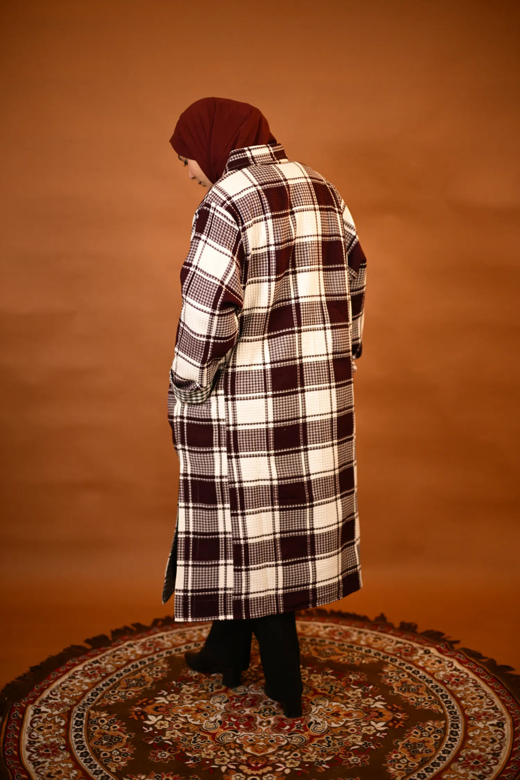 baraqah female winter red and white checked winter pheran 