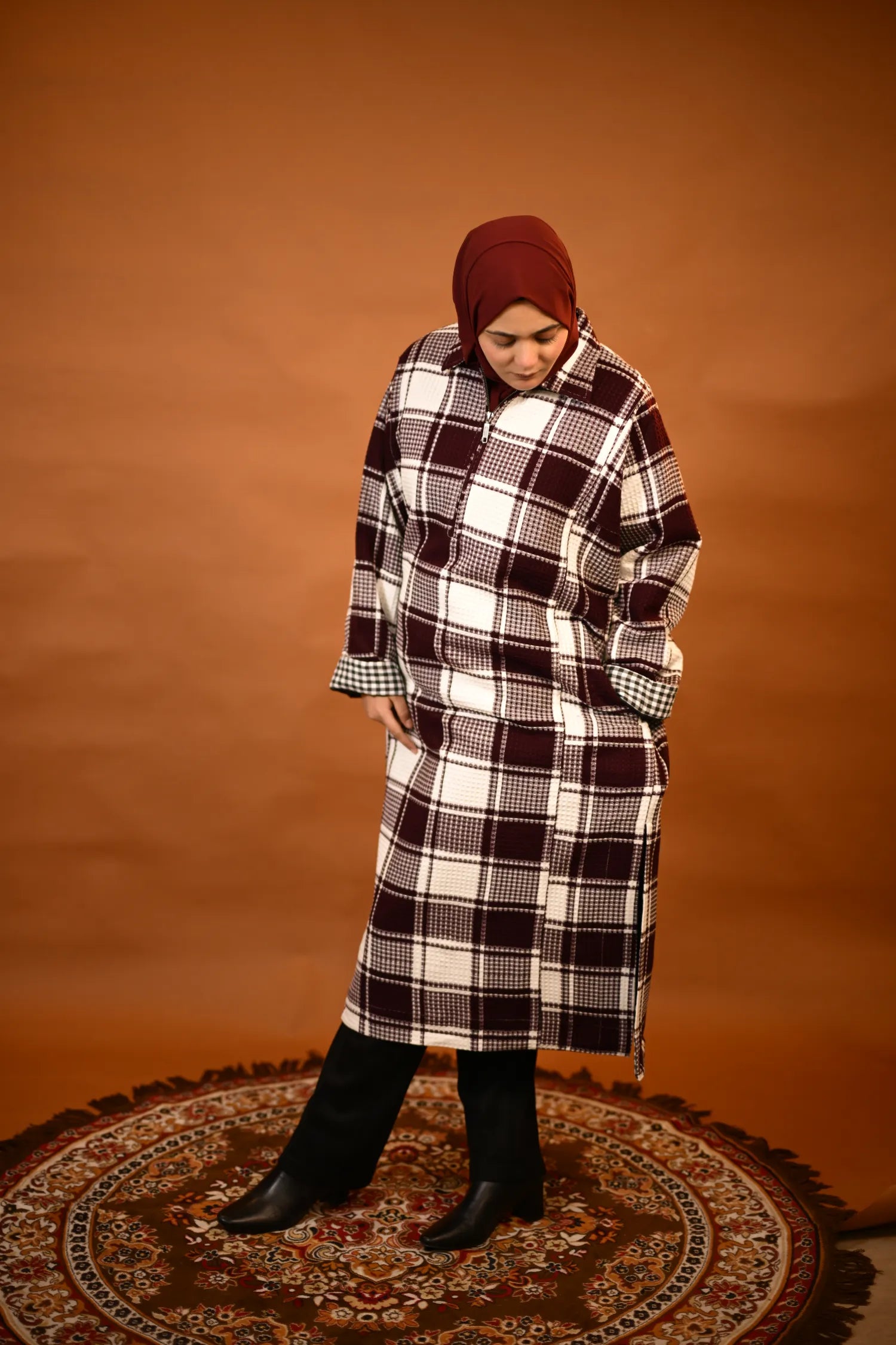 baraqah female winter red and white checked winter pheran 
