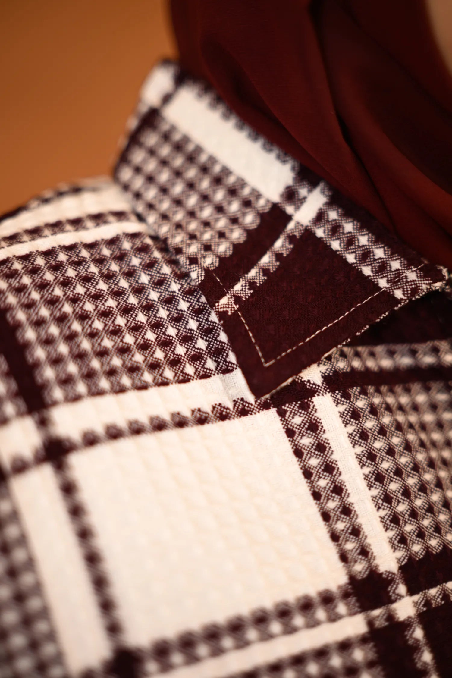 baraqah female winter red and white checked winter pheran 