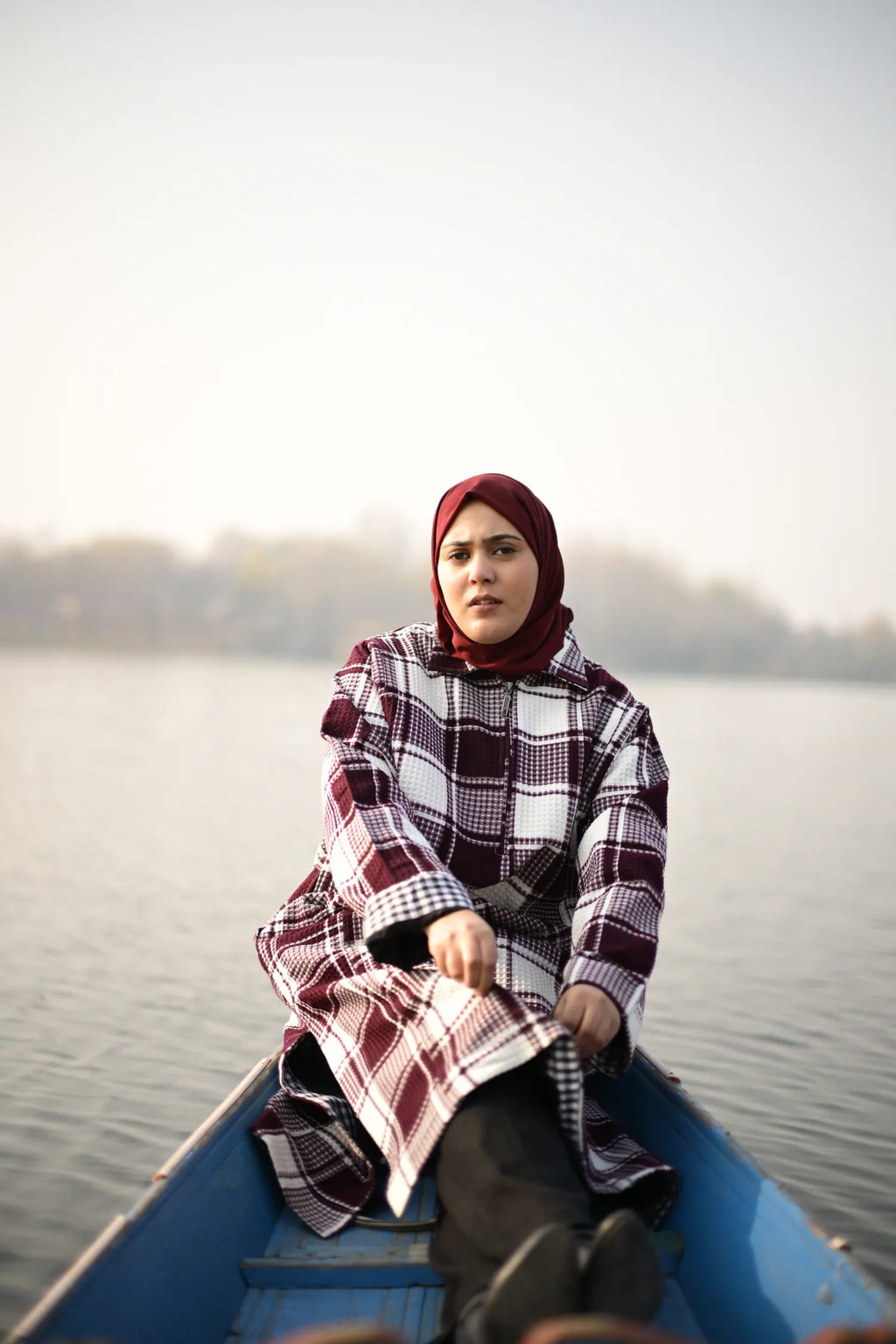 baraqah female winter red and white checked winter pheran 