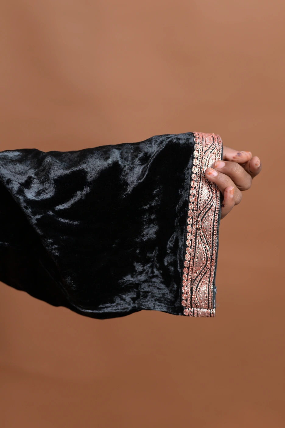 baraqah female black velvet kashmiri traditional pheran for women