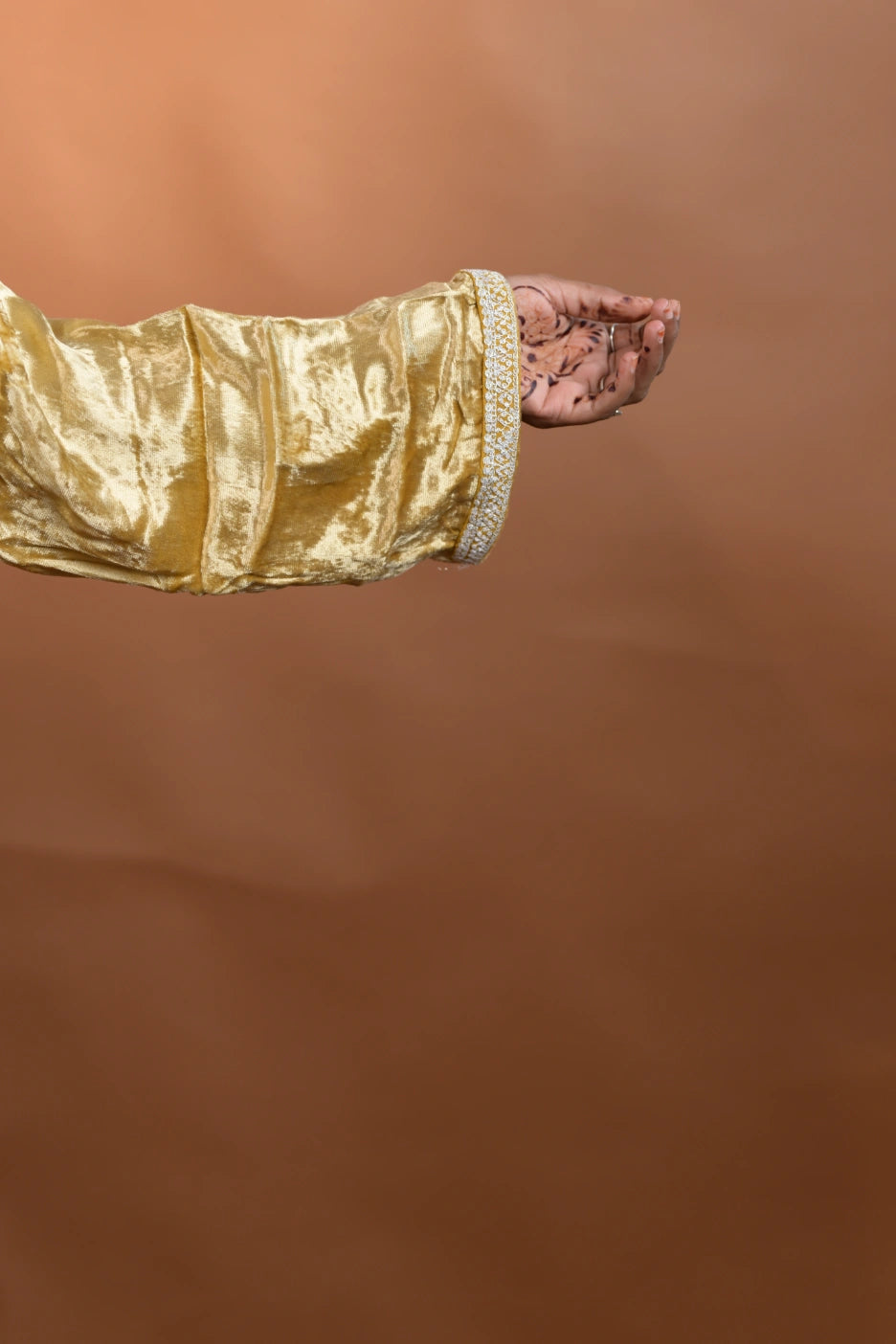 baraqah female golden velvet kashmiri traditional pheran for women